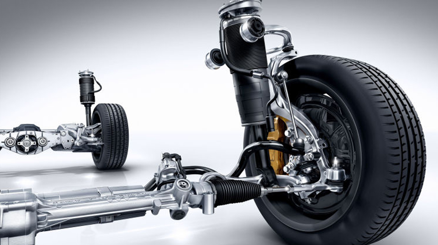 Découvrez les kits suspension haute performance et les élargisseurs de voie R.S.
